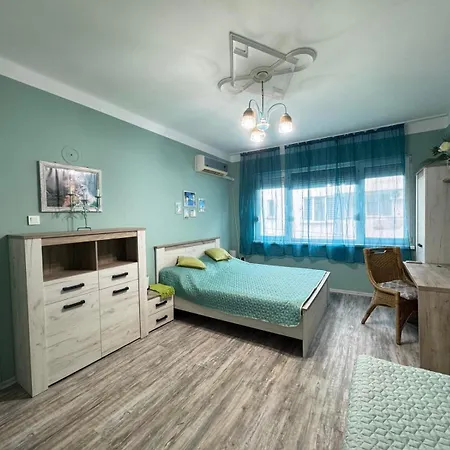 Sea Breeze - Super Center شقة *